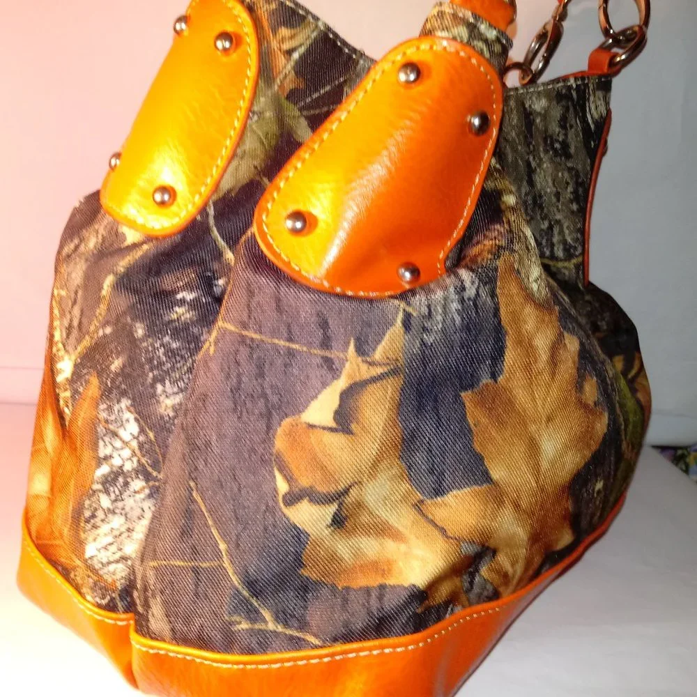 ORANGE AND BROWN FALL TIME TREES AND LEAVES TRIMMED IN SILVER HARDWARE HANDBAG